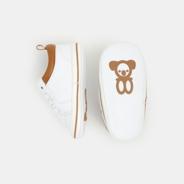 حذاء رياضي قماشي أنيق